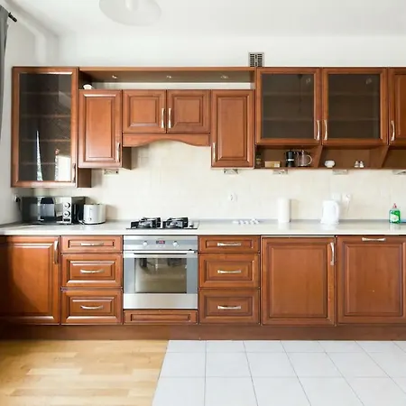 Apartamento Spacious By Airport Train Old Town *