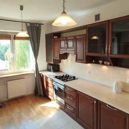 Spacious By Airport Train Old Town 아파트